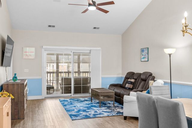 4879 Luster Leaf Cir Apt 404, Myrtle Beach, SC 29577