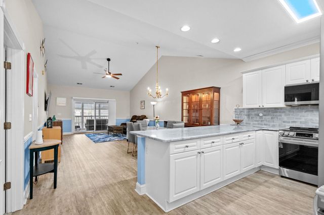 4879 Luster Leaf Cir Apt 404, Myrtle Beach, SC 29577