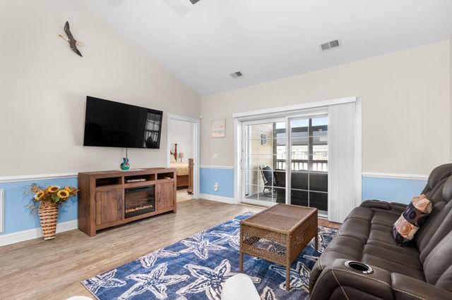 4879 Luster Leaf Cir Apt 404, Myrtle Beach, SC 29577