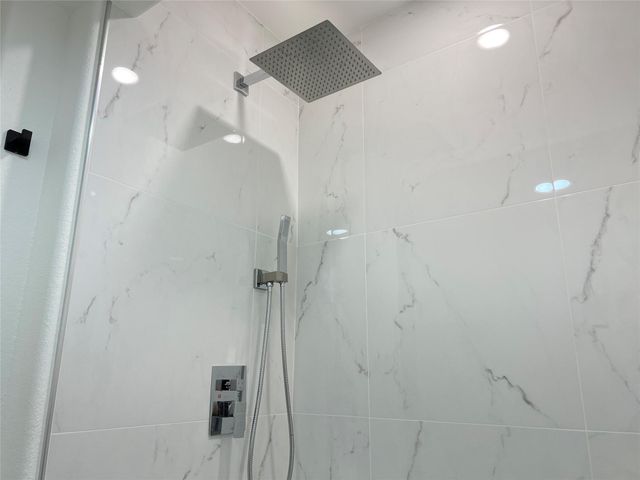 2516 Commonwealth Street 102, Houston, TX 77006