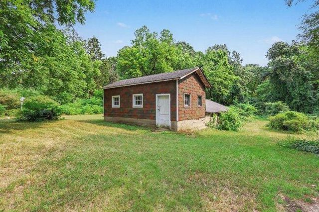 937 W Giles Road, Muskegon, MI 49445