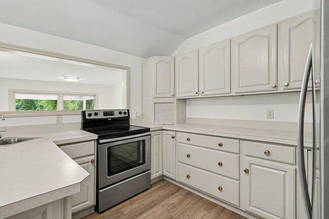 937 W Giles Road, Muskegon, MI 49445