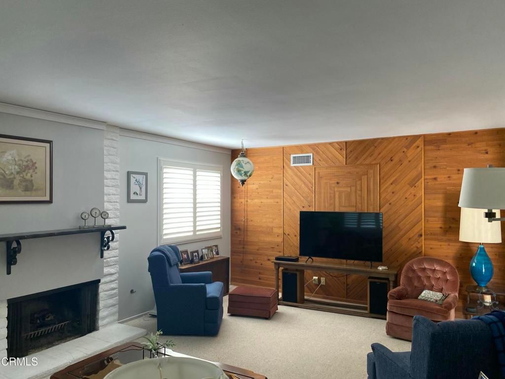 Image 5 of property listing at 1811 Diego Way, Oxnard, CA 93030