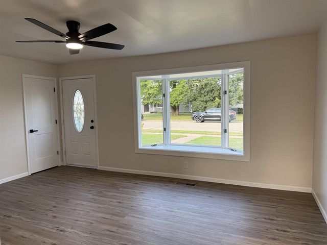 929 HUNT AVENUE, Neenah, WI 54956