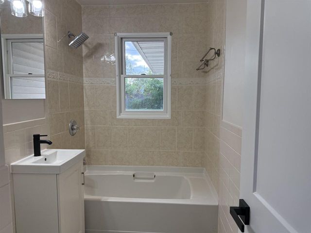929 HUNT AVENUE, Neenah, WI 54956
