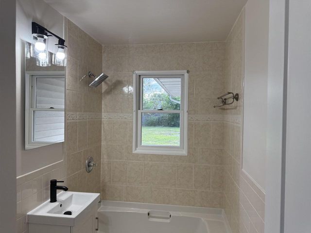 929 HUNT AVENUE, Neenah, WI 54956