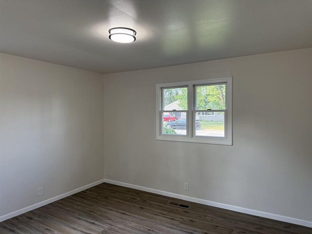 929 HUNT AVENUE, Neenah, WI 54956