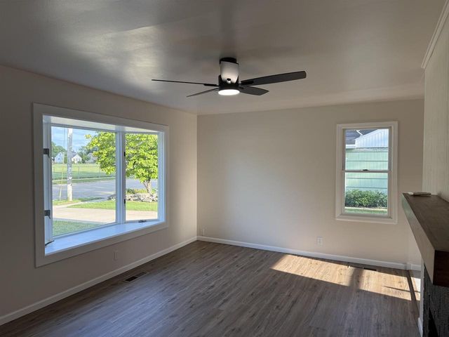 929 HUNT AVENUE, Neenah, WI 54956