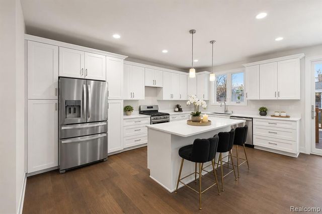 2911 Walsh Drive, Rochester Hills, MI 48309