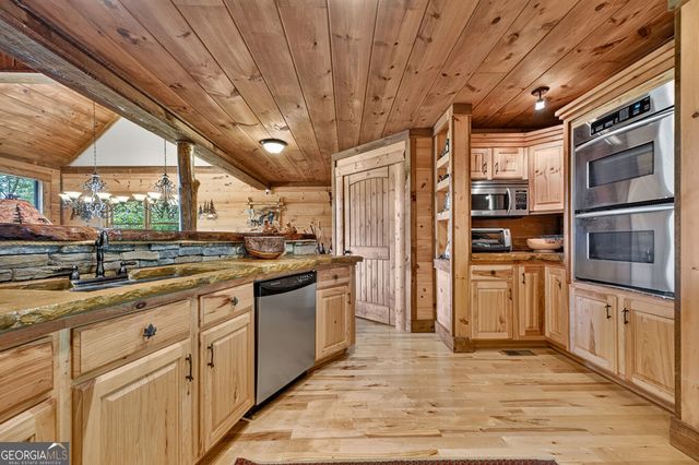 330 Seneca Drive, Ellijay, GA 30540