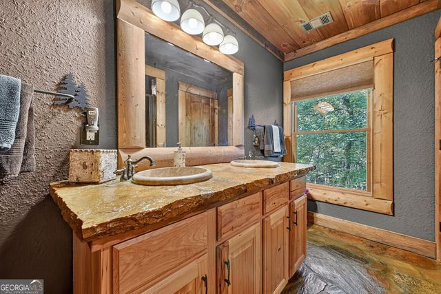 330 Seneca Drive, Ellijay, GA 30540