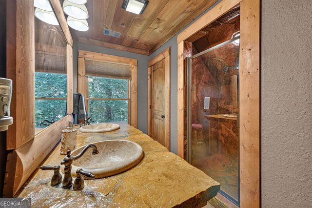 330 Seneca Drive, Ellijay, GA 30540