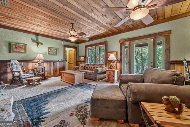 330 Seneca Drive, Ellijay, GA 30540