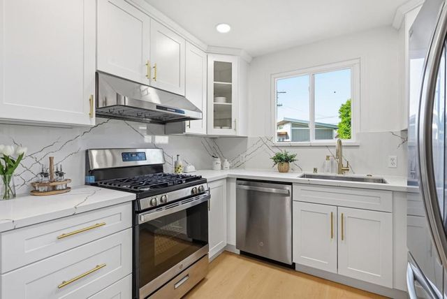 245 E 40th Avenue, San Mateo, CA 94403