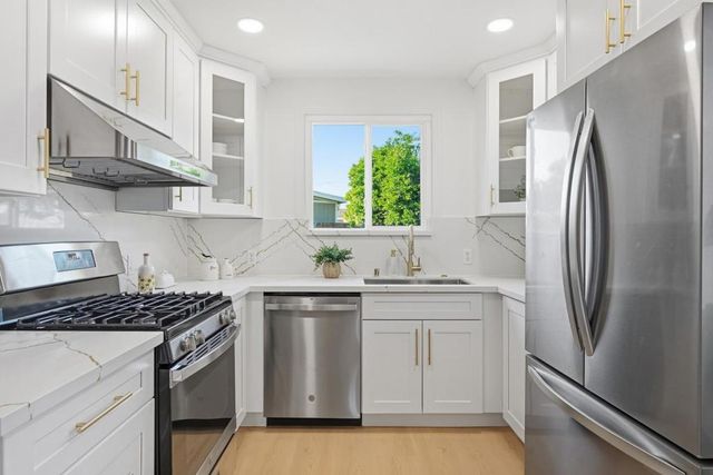 245 E 40th Avenue, San Mateo, CA 94403