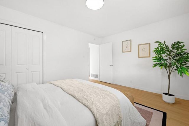 245 E 40th Avenue, San Mateo, CA 94403