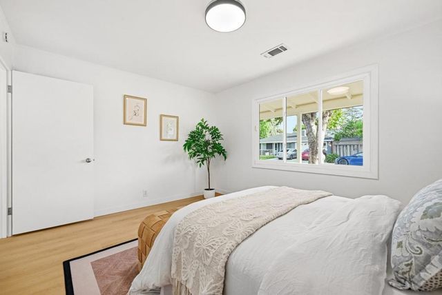 245 E 40th Avenue, San Mateo, CA 94403