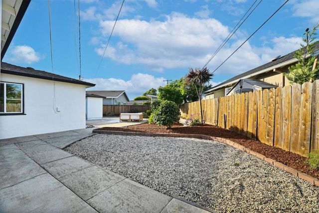 245 E 40th Avenue, San Mateo, CA 94403