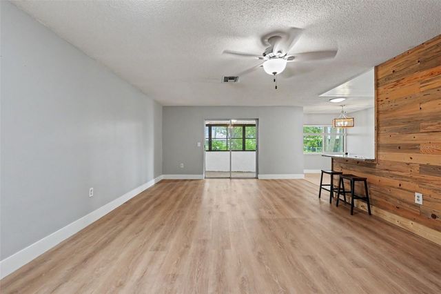 1208 HIGHLAND AVENUE SE 121, Largo, FL 33771