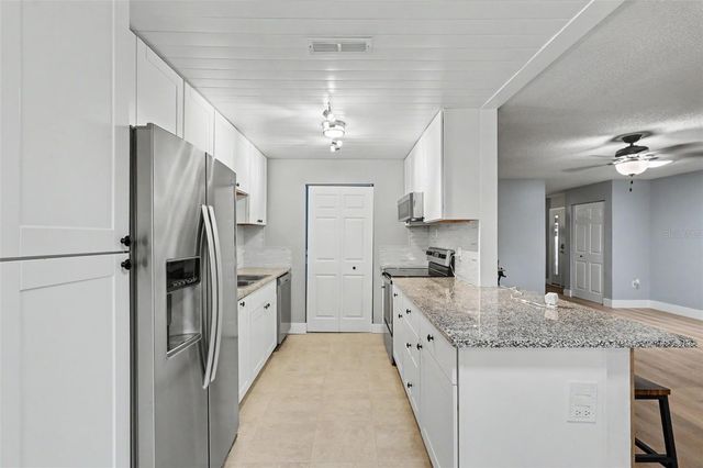 1208 HIGHLAND AVENUE SE 121, Largo, FL 33771