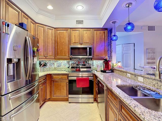 1051 Winding Pines CIR 105, Cape Coral, FL 33909