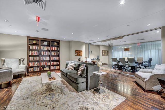 8255 Las Vegas Boulevard 719, Las Vegas, NV 89123