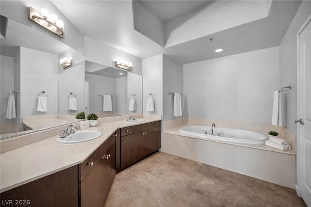 8255 Las Vegas Boulevard 719, Las Vegas, NV 89123