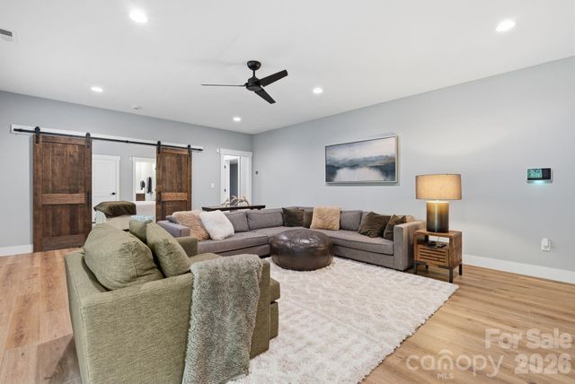 90 Gracie Lane, Weaverville, NC 28787