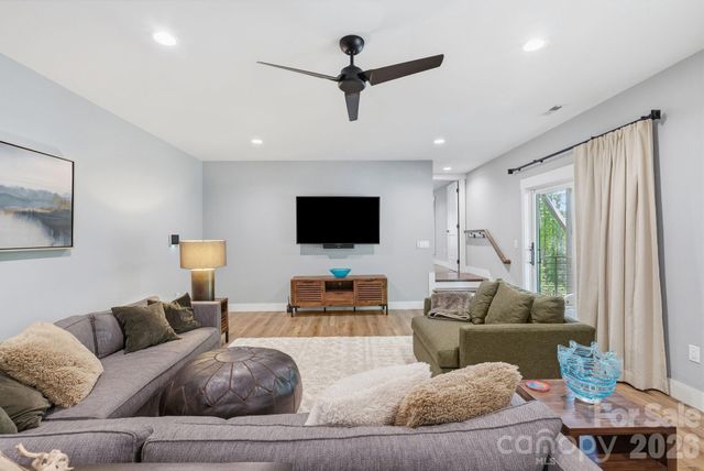 90 Gracie Lane, Weaverville, NC 28787