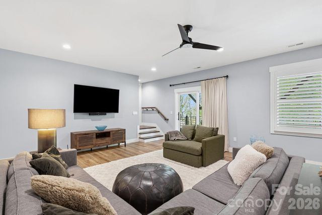 90 Gracie Lane, Weaverville, NC 28787