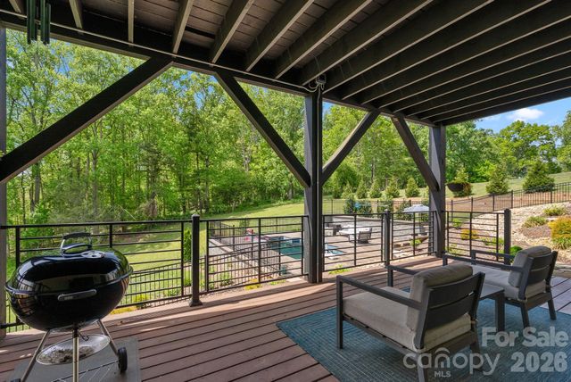 90 Gracie Lane, Weaverville, NC 28787