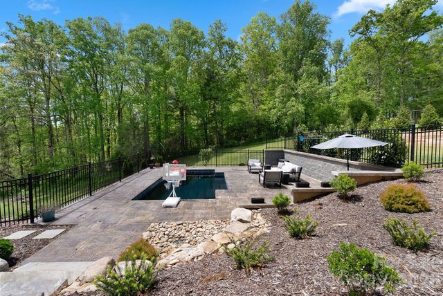 90 Gracie Lane, Weaverville, NC 28787