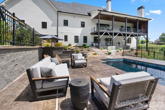 90 Gracie Lane, Weaverville, NC 28787