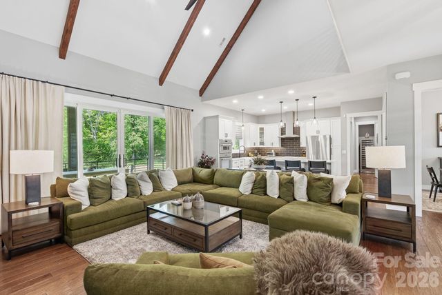 90 Gracie Lane, Weaverville, NC 28787