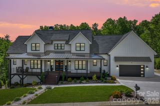 90 Gracie Lane, Weaverville, NC 28787