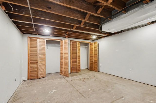 24567 Brick Road, South Bend, IN 46628