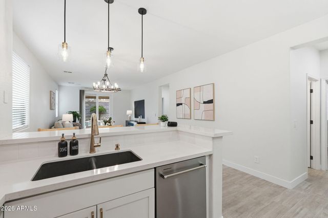 2307 W KRISTINA Avenue, San Tan Valley, AZ 85144