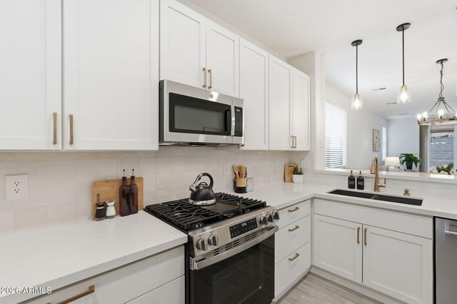 2307 W KRISTINA Avenue, San Tan Valley, AZ 85144