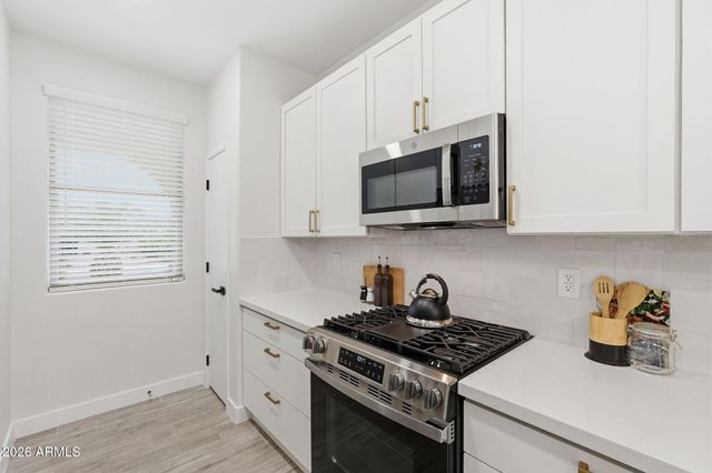 2307 W KRISTINA Avenue, San Tan Valley, AZ 85144