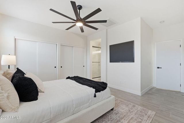 2307 W KRISTINA Avenue, San Tan Valley, AZ 85144