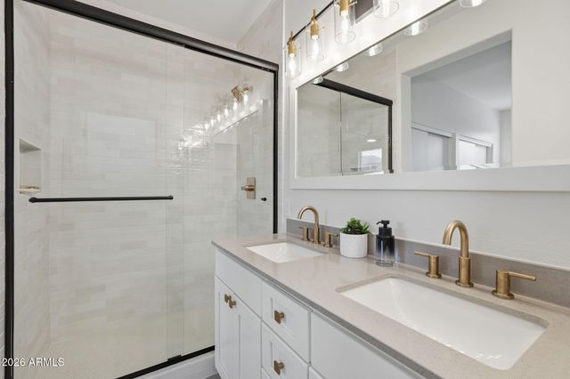 2307 W KRISTINA Avenue, San Tan Valley, AZ 85144