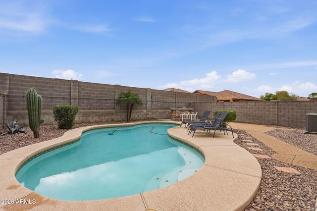 2307 W KRISTINA Avenue, San Tan Valley, AZ 85144