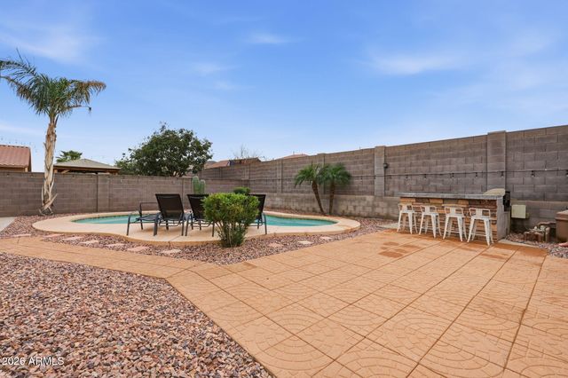 2307 W KRISTINA Avenue, San Tan Valley, AZ 85144