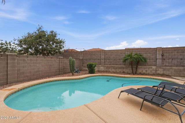 2307 W KRISTINA Avenue, San Tan Valley, AZ 85144