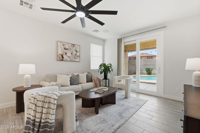 2307 W KRISTINA Avenue, San Tan Valley, AZ 85144