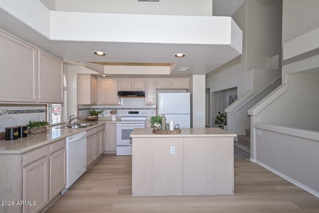 9715 W SUNNYSLOPE Lane, Peoria, AZ 85345