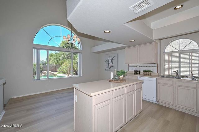 9715 W SUNNYSLOPE Lane, Peoria, AZ 85345