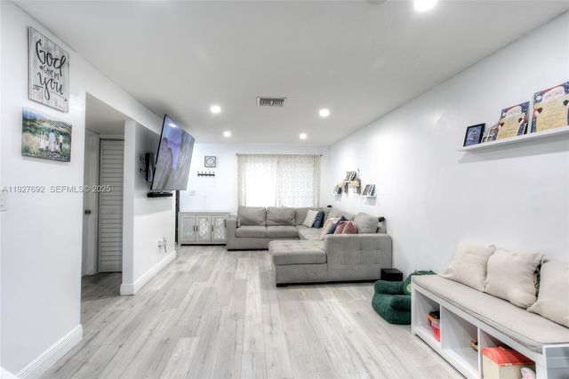 13351 SW 59th Ter, Miami, FL 33183