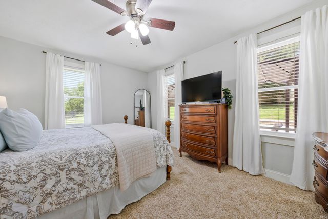 8733 New Harmony Road, Evansville, IN 47720