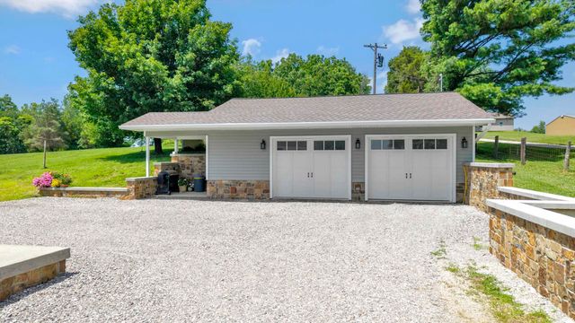 8733 New Harmony Road, Evansville, IN 47720